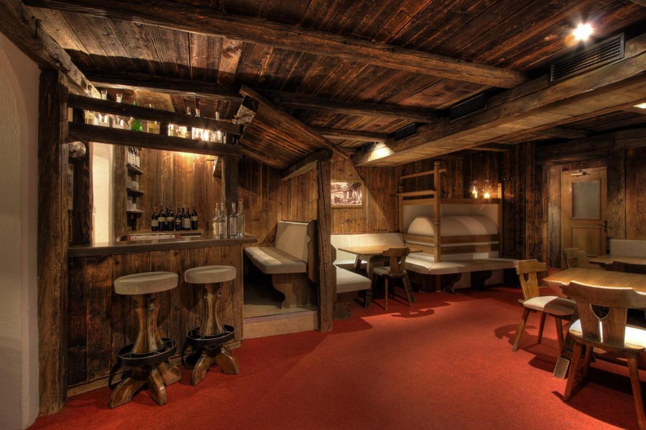 Hotel La Tambra Корвара ин Бадия Екстериор снимка