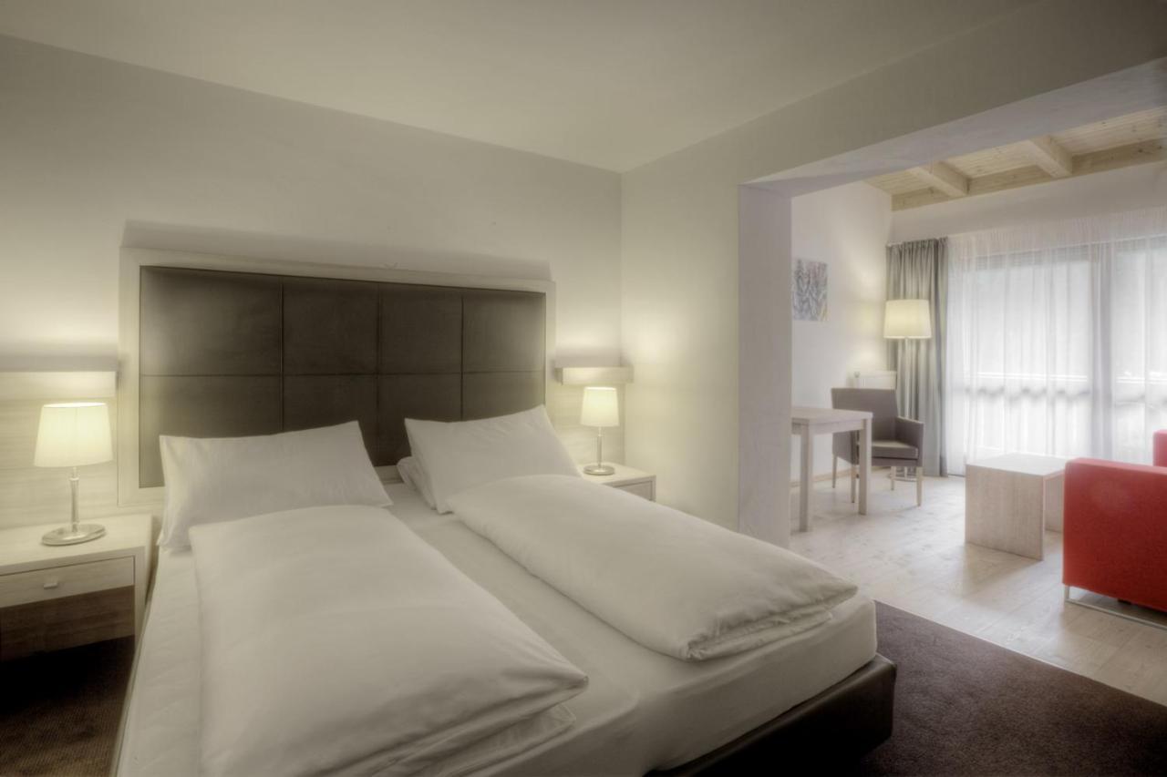 Hotel La Tambra Корвара ин Бадия Екстериор снимка